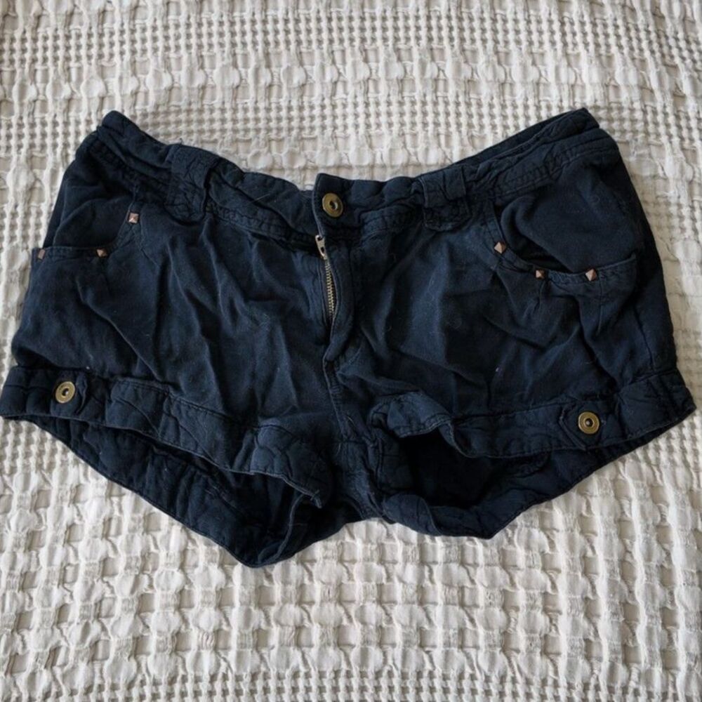 Max Rave Black Low Rise Micro Shorts Size 9 Studded Cargo Y2K Style